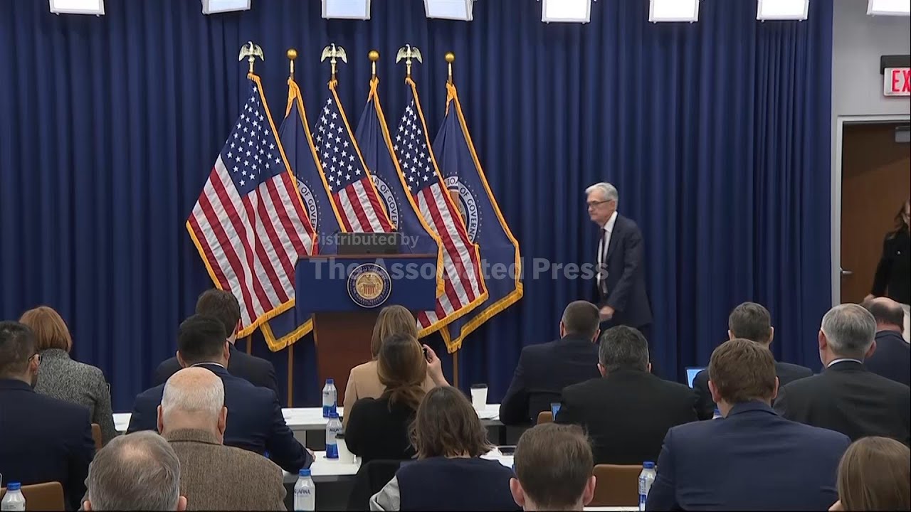 Federal Reserve keeps interest rates unchanged even as Trump continues to insist they be lowered