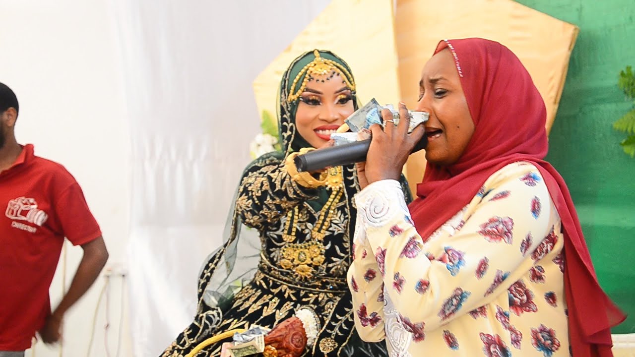 UKHTY HUMAYYA ATOA KILIO CHA FURAHA KWA KUOLEWA UKHTY NAHHAT HII NI ZAIDI YA UPENDO