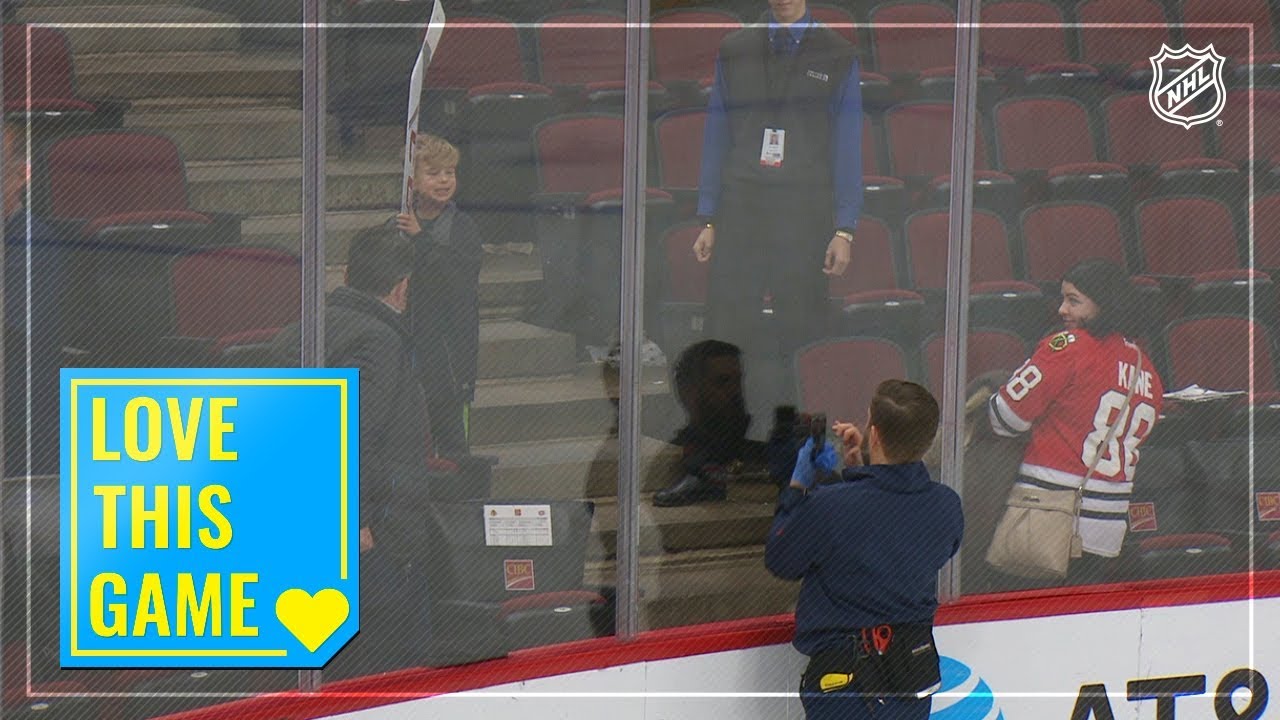 Carey Price ensures young fan receives souvenir after failed attempts