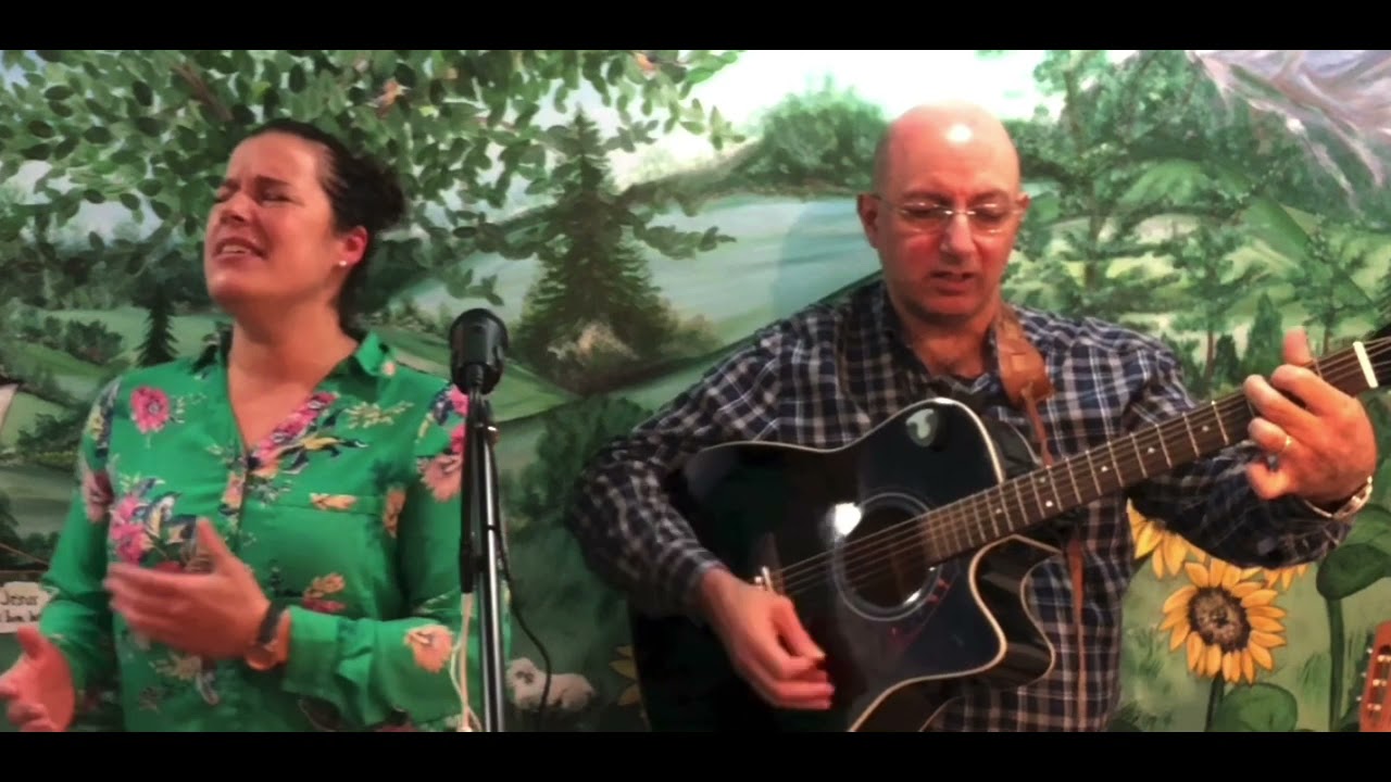 Jésus c'est toi le chemin (Barbara Julie) Cover par Carole Houde, Assaad Kandis à la guitare