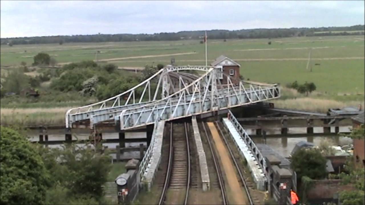 Reedham Swing Bridge in operation - 09/06/2013