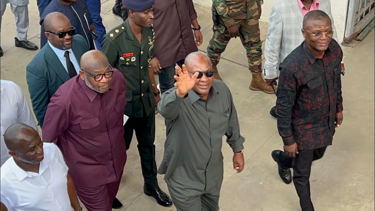 PRESIDENT JOHN MAHAMA SURPRISE VISIT TO BLACK STARS @ 3RD TRAINING AHEAD OF CHAD GAME