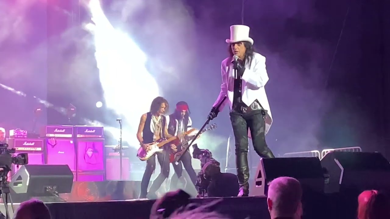 Hollywood Vampires-School’s Out-Glasgow 2023