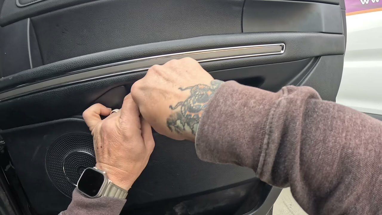 2021 Expedition Rear Door Panel Removal