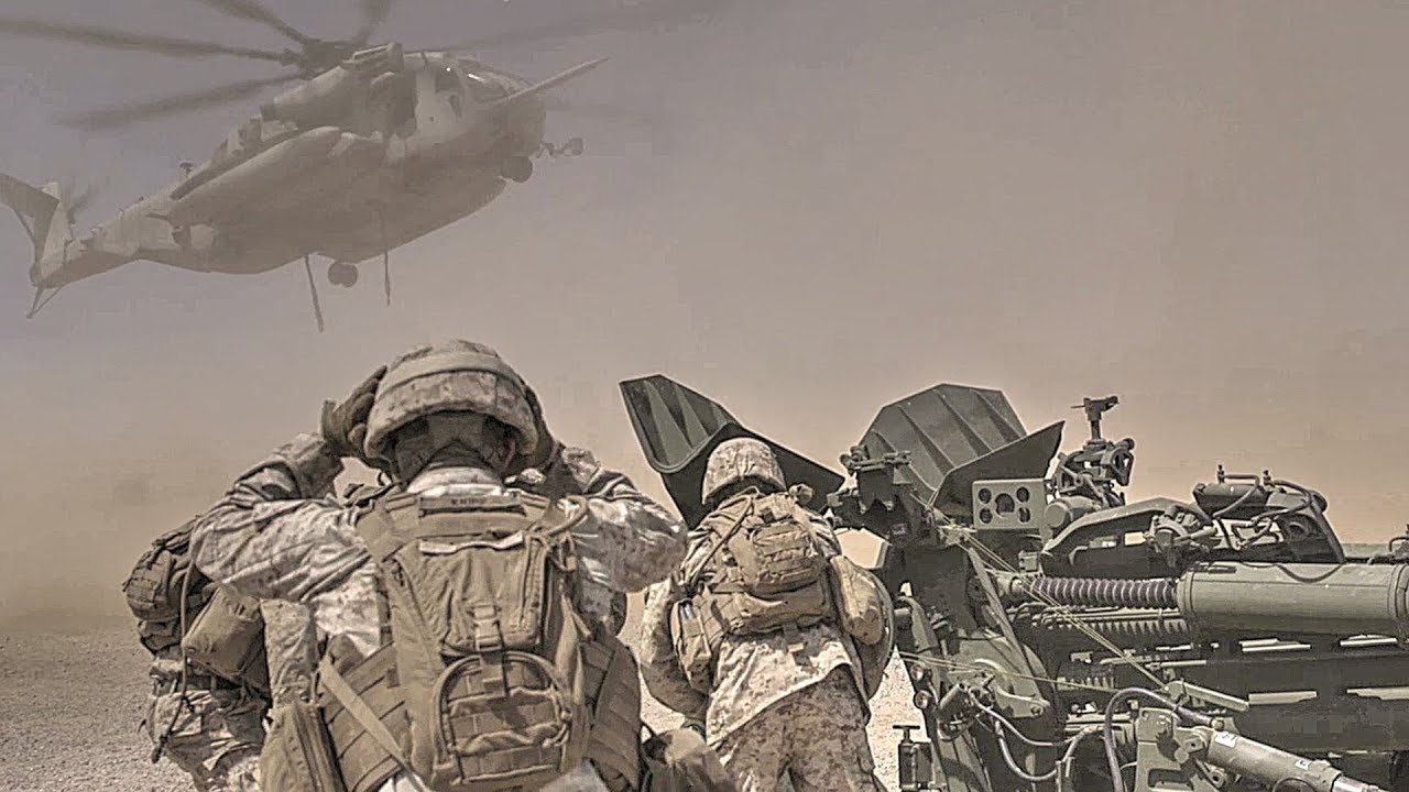 CH-53E Super Stallion Helicopter Lifting 10,000-pound Howitzer