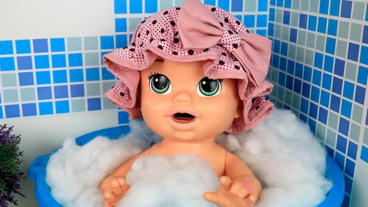 ROTINA DA BABY ALIVE SOFIA NO BANHO DE ESPUMA!