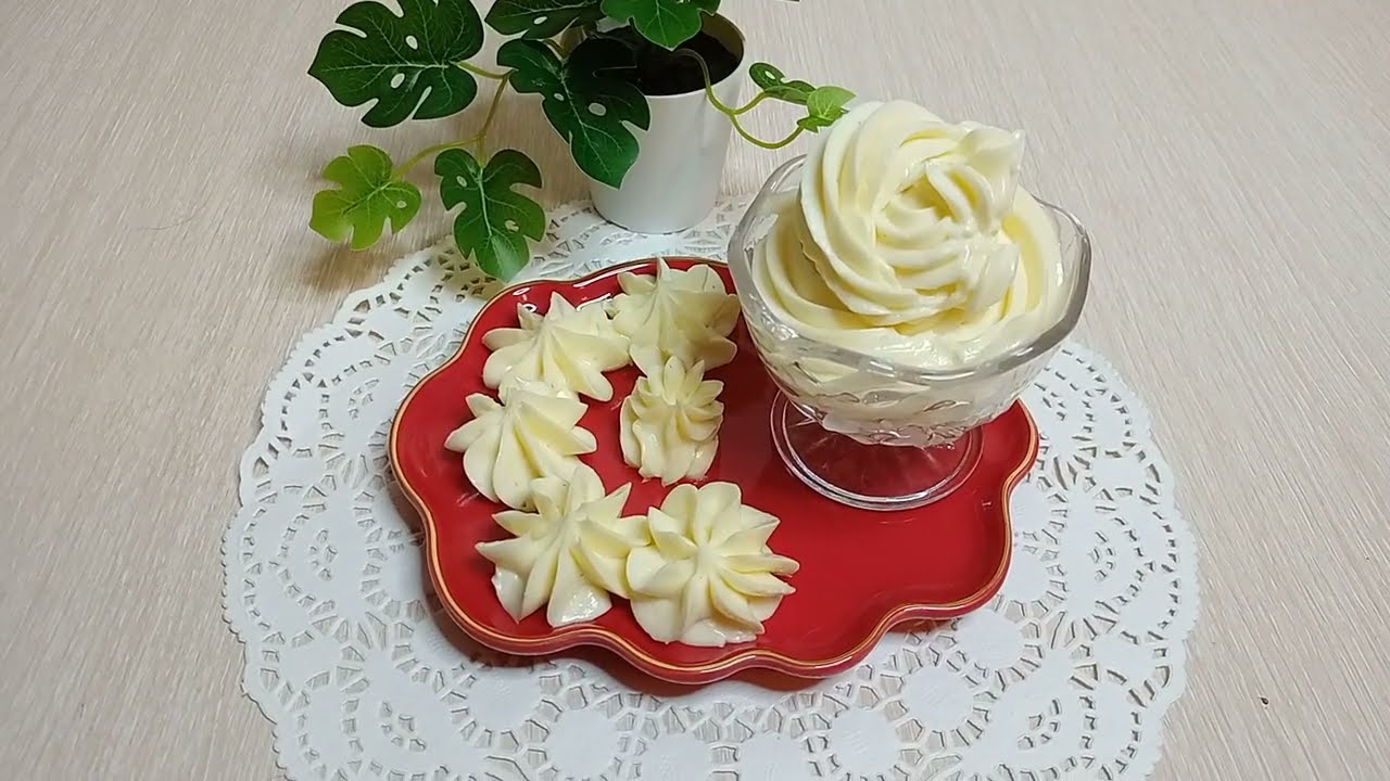 Безумно вкусный крем из плавленных сырков!Крем для выравнивания и украшения тортов!Это просто!