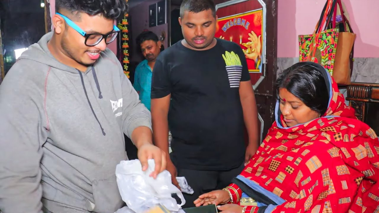 शादी के लिए रात के 12:00 बजे तक करी Shopping हम शादी के लिए क्या-क्या चीजें ले जा रहे हैं