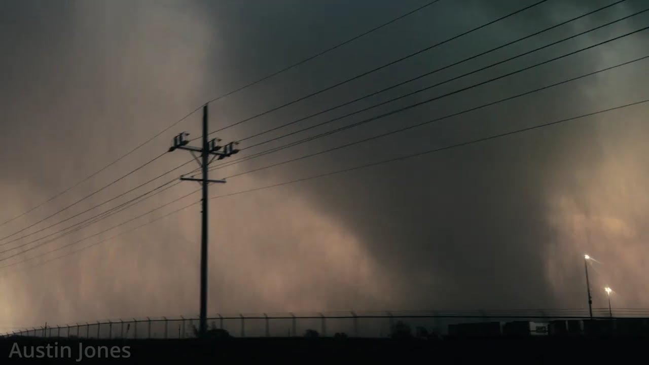 Tornado in Ottawa, KS. 4-13-26