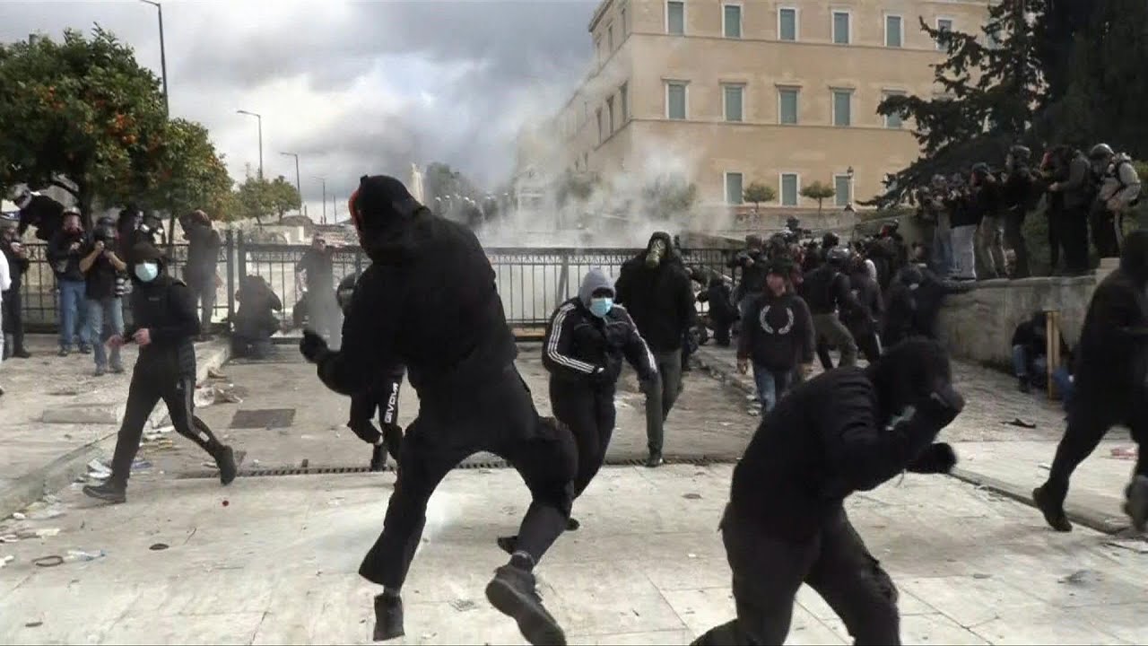 Grécia tem protestos no aniversário de grave acidente ferroviário | AFP
