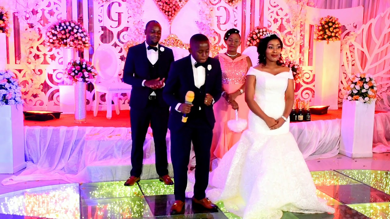 MC Pilipili katika Harusi ya John na Camilla - Utambulisho wa Bwana harusi kwa Mke wake