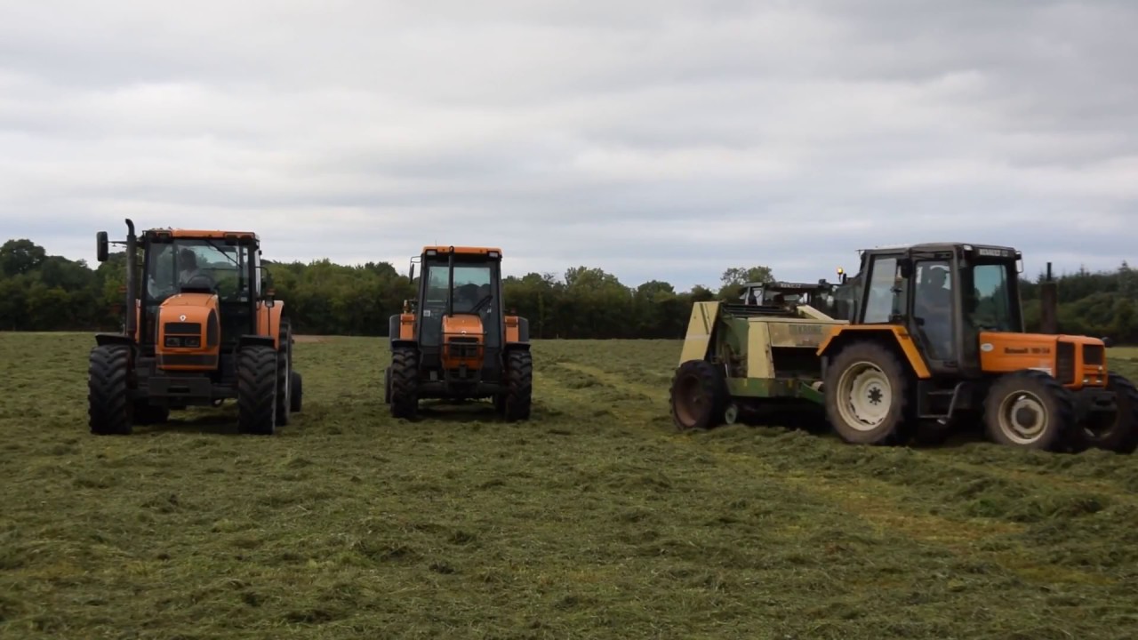 Loughmans Silage-Short Video- 5 Renaults 1 Field
