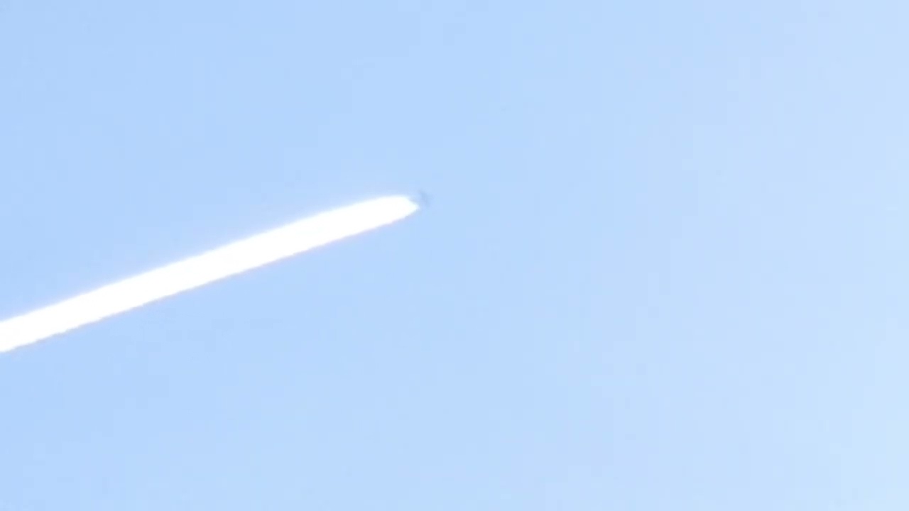 Beautiful sound of an RARE French Airforce Airbus A400M Atlas flyover my house at 32000 feet