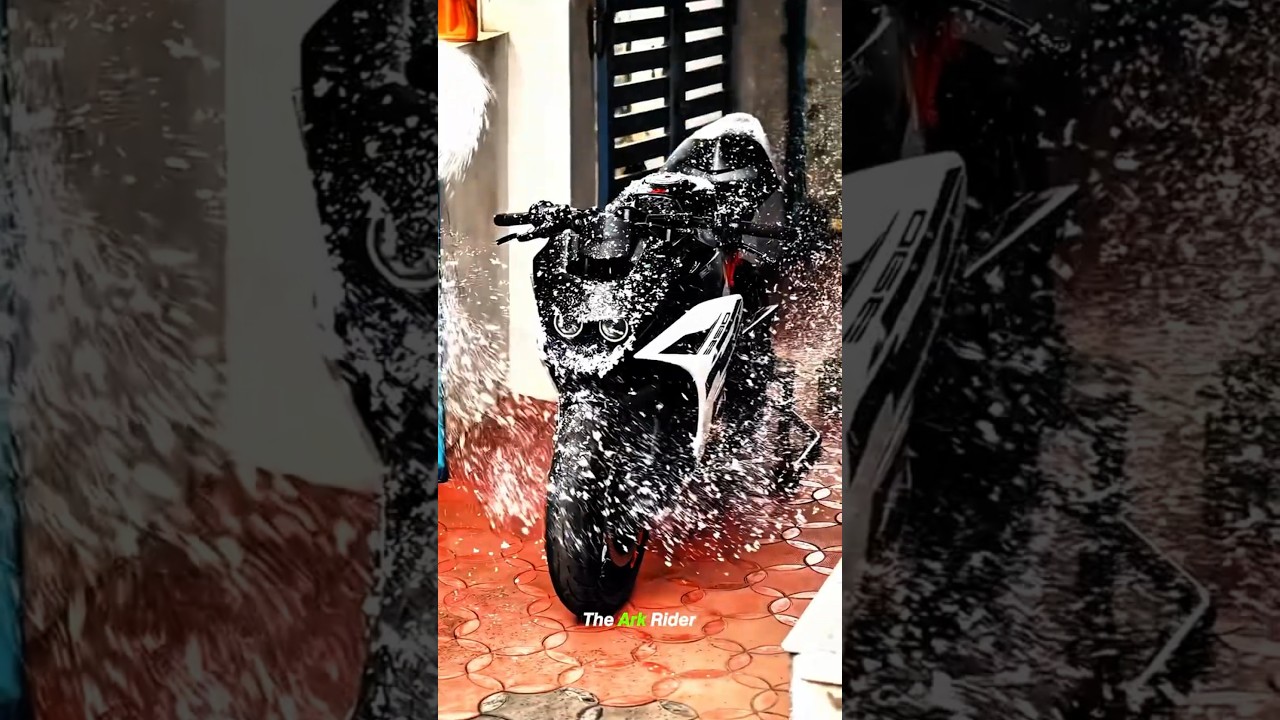 RC 390 cleaning ✨💨 Ktm bike lovers 😻❤ #rc390 #ytshorts #shorts #viralshorts