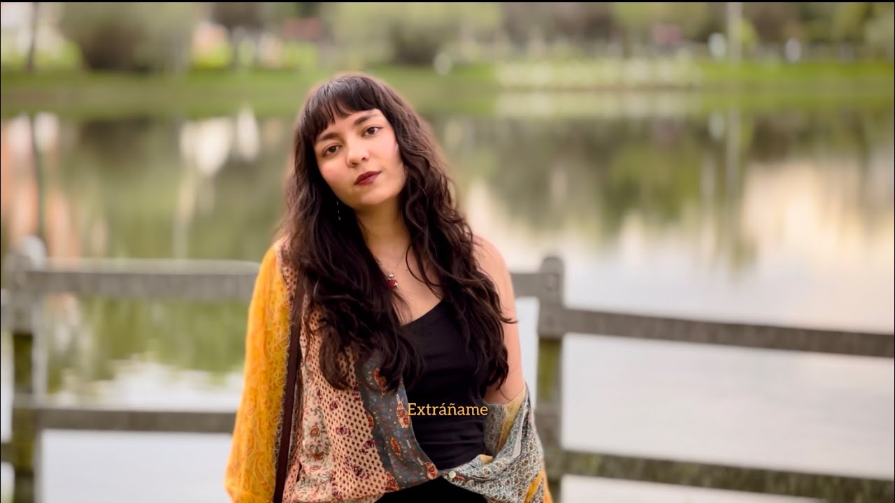 Catalina Palacio - Extráñame (Visualizer)