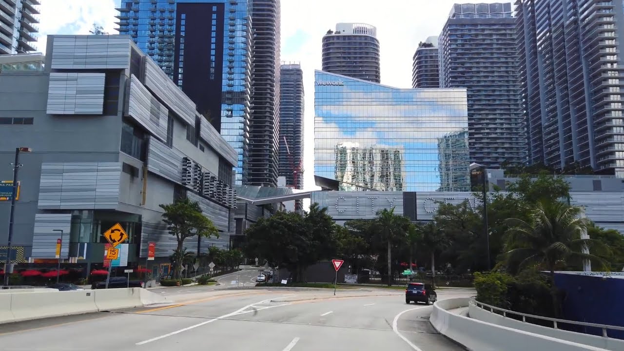 Driving Around Downtown Miami, Florida During Holiday Season