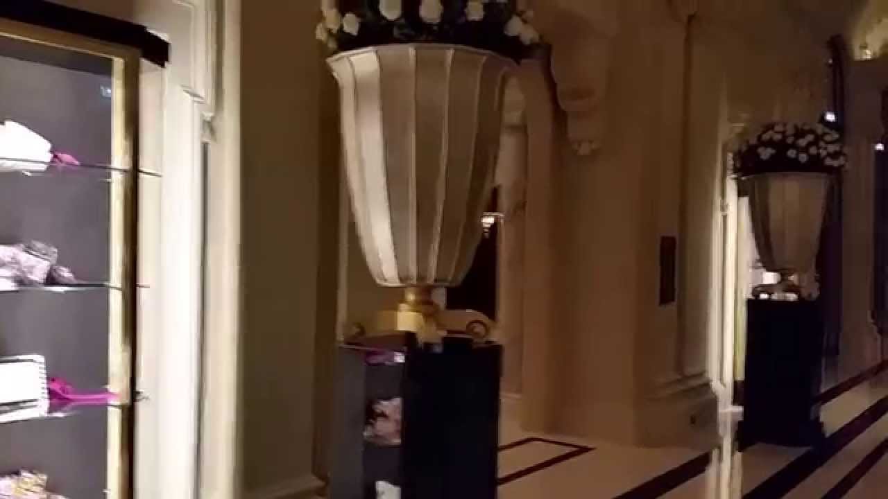 Peninsula Paris - Lobby
