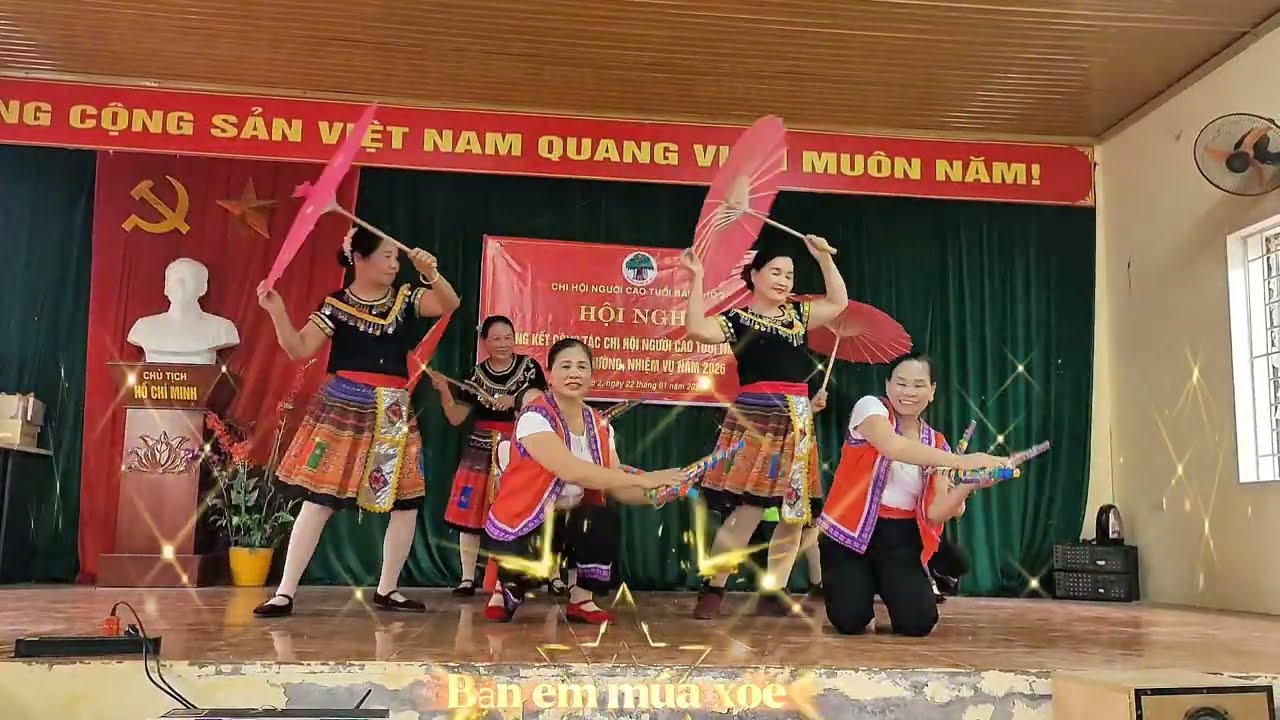 Bản Mo tham gia góp vui tiết mục múa H'mông vui xuân năm 2026.