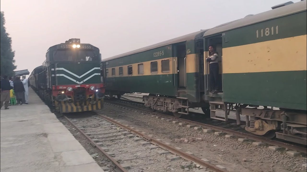 Khushal Khan khattak 20down and 19up kandhkot railway station vlog Like my video