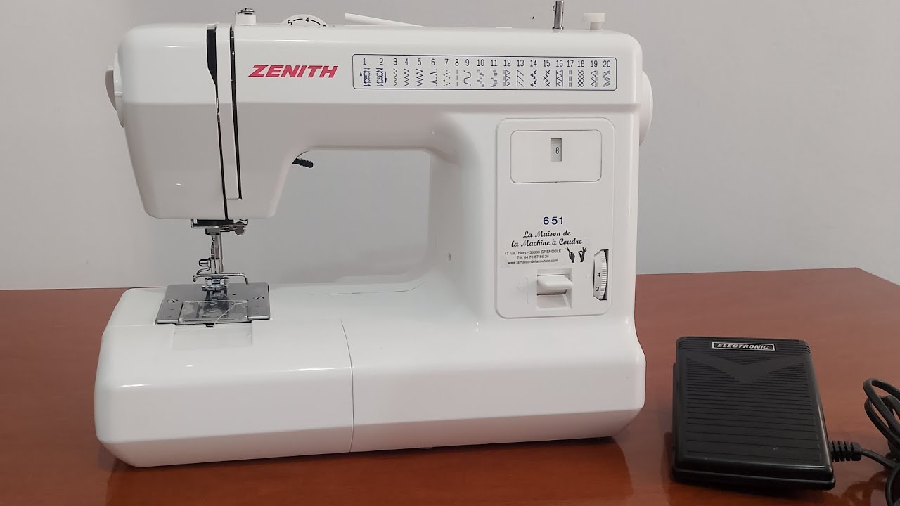 Machine à coudre ZENITH 651