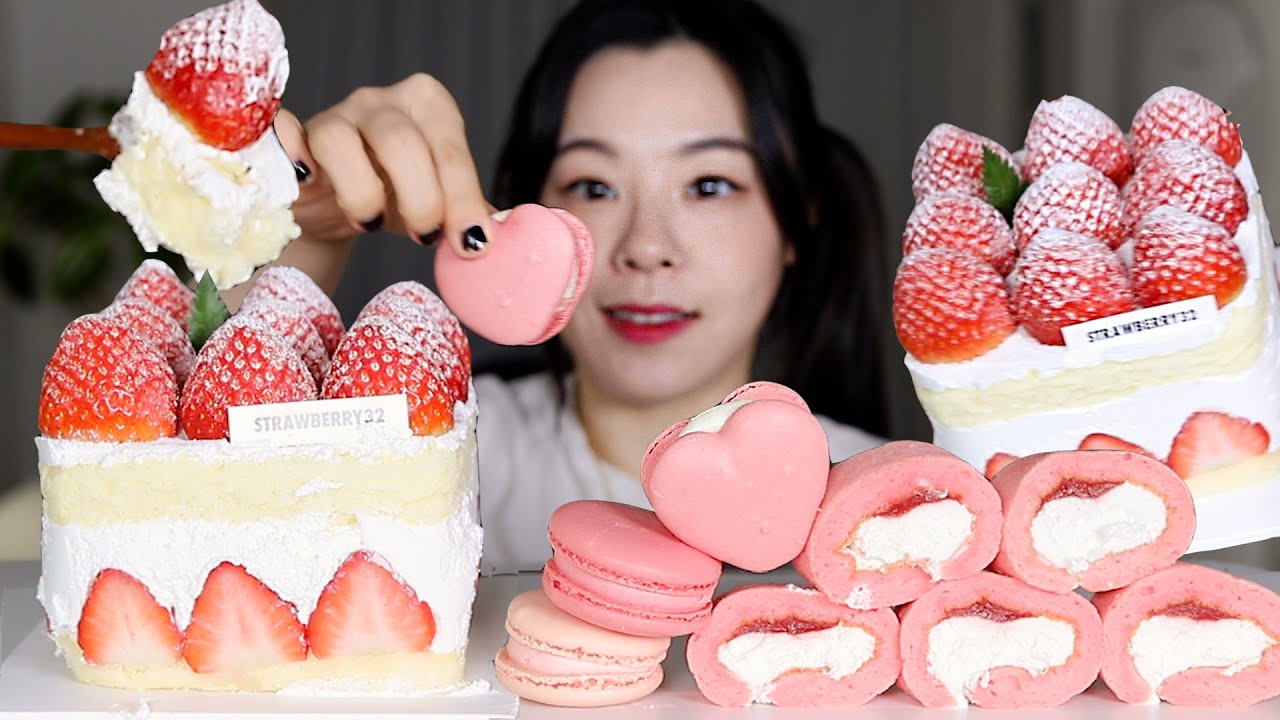 СУБ) ASMR Клубничный десерт Мукбанг 🍓 Клубничный торт, макароны, рулет из хлеба