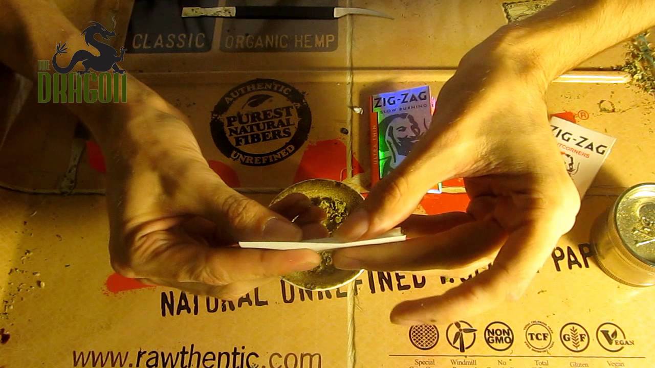 Hand Rolling - 3 Joints with Zig Zags and Swan