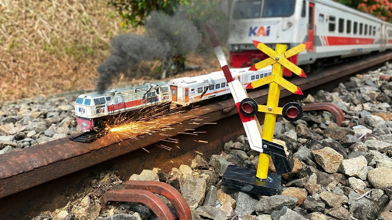 Mencari & Merakit Mainan Kereta Api Kayu Besar CC203, CC206 Palang Pintu & Gerbong Saat Kereta Lewat