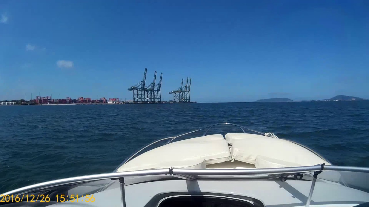 Bahia da Babitonga. Mergulhando e navegando.