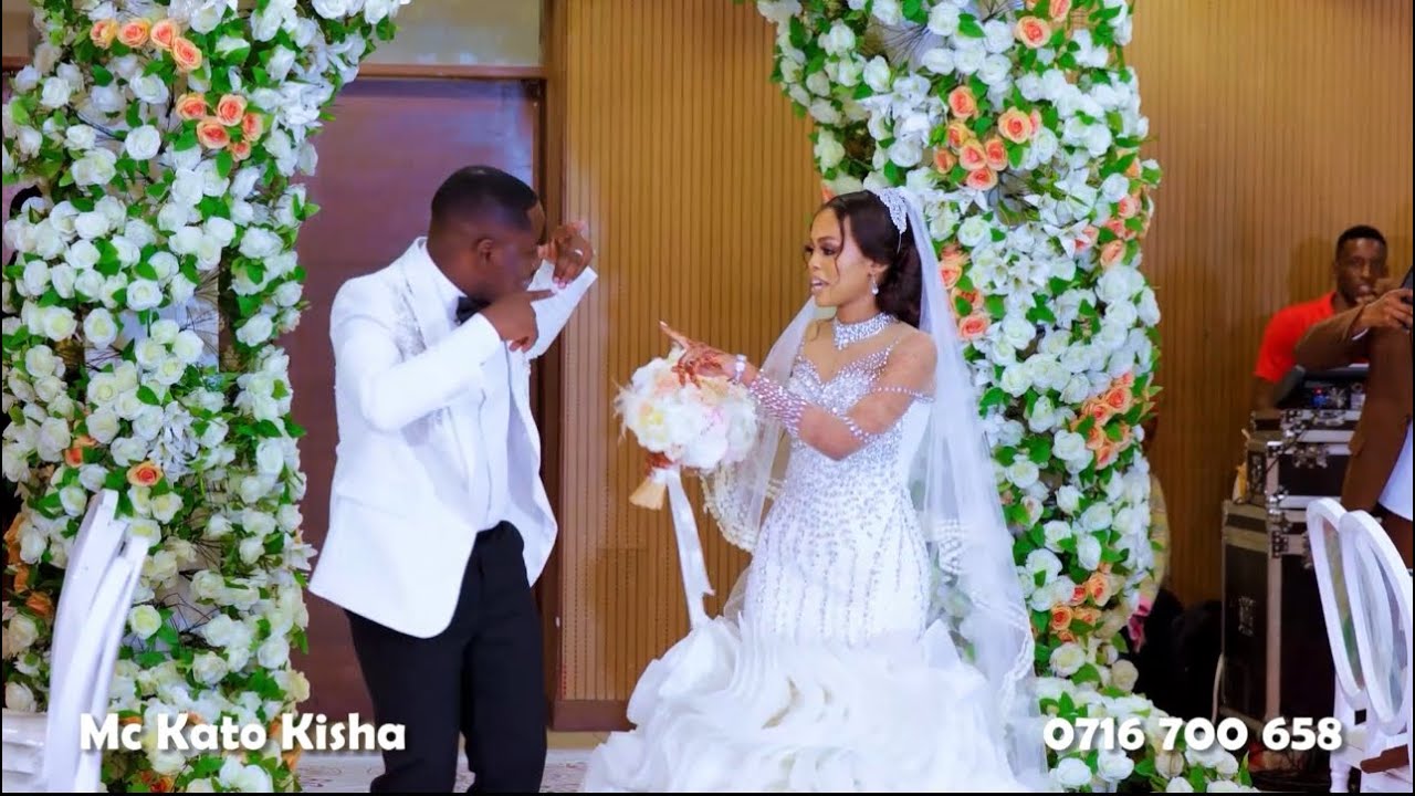 KIJANA WA KIHAYA ALIYETEKWA NA UREMBO WA BINTI WA KISOMALI NA KUCHUKUA JIKO |UTAPENDA ENTRACE YAO
