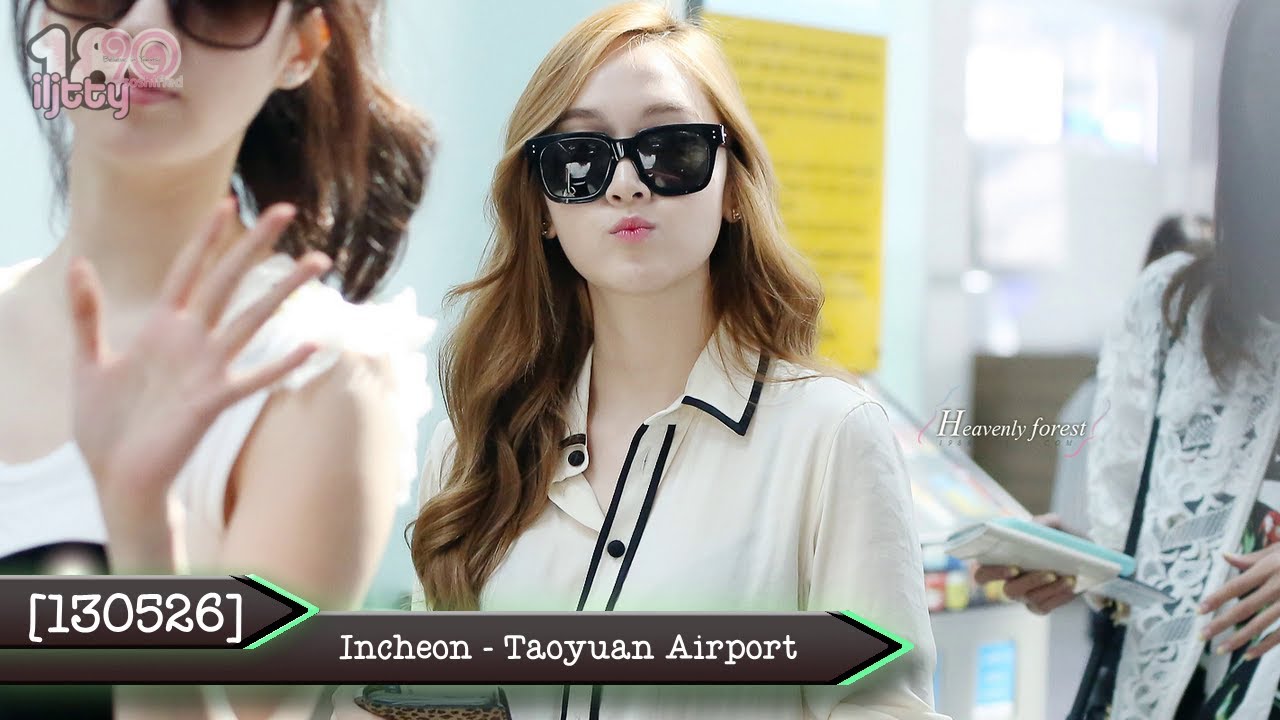 Jessica's Airport Fashion 2013 Part 1/2