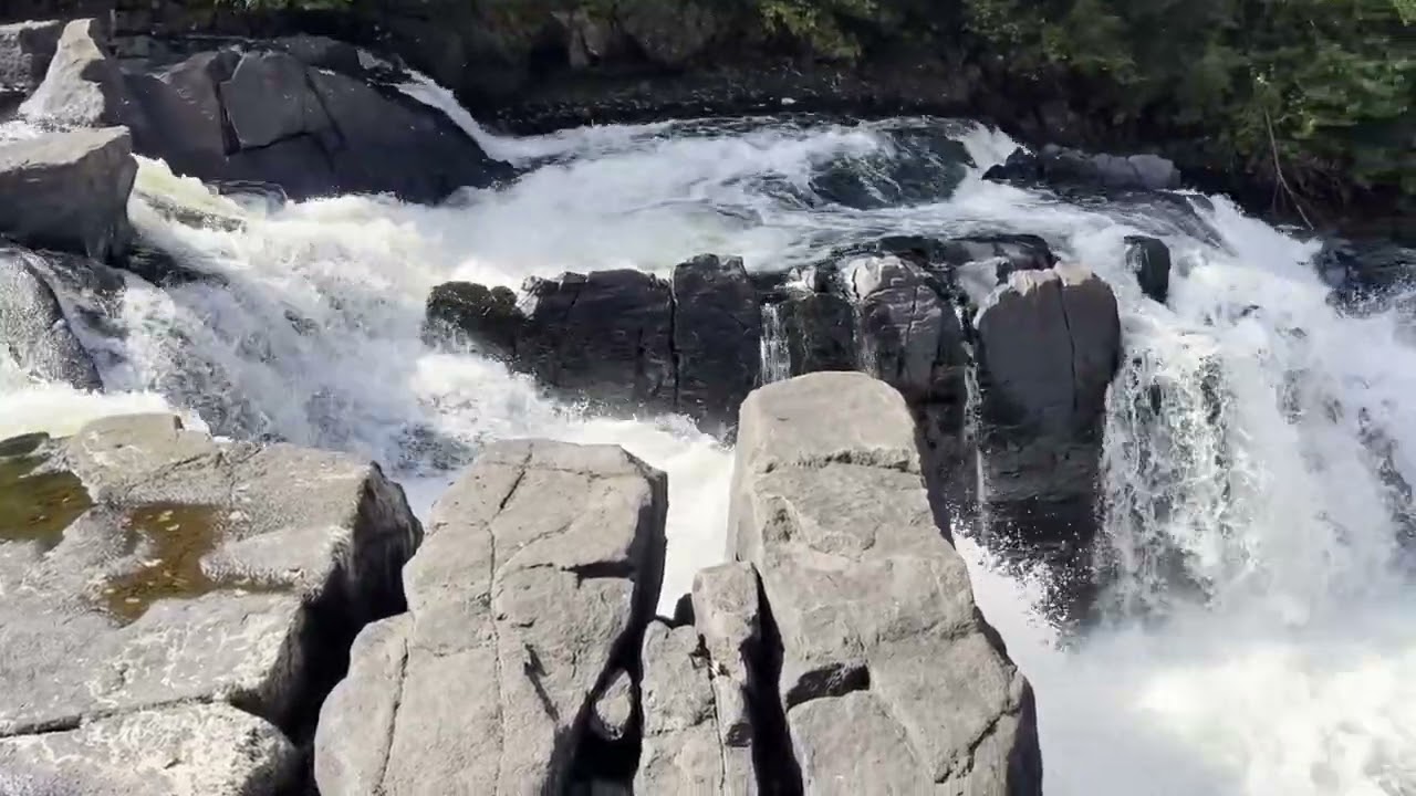 Hollywood Falls