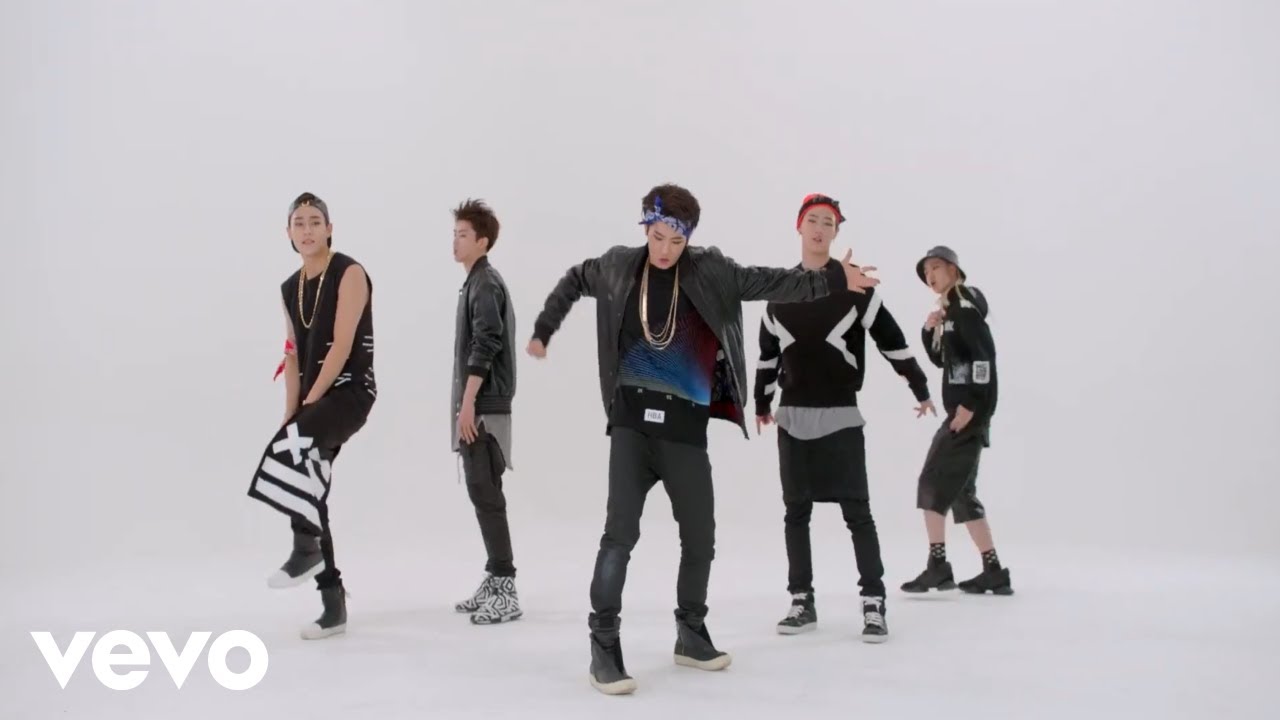 UNIQ - Born To Fight