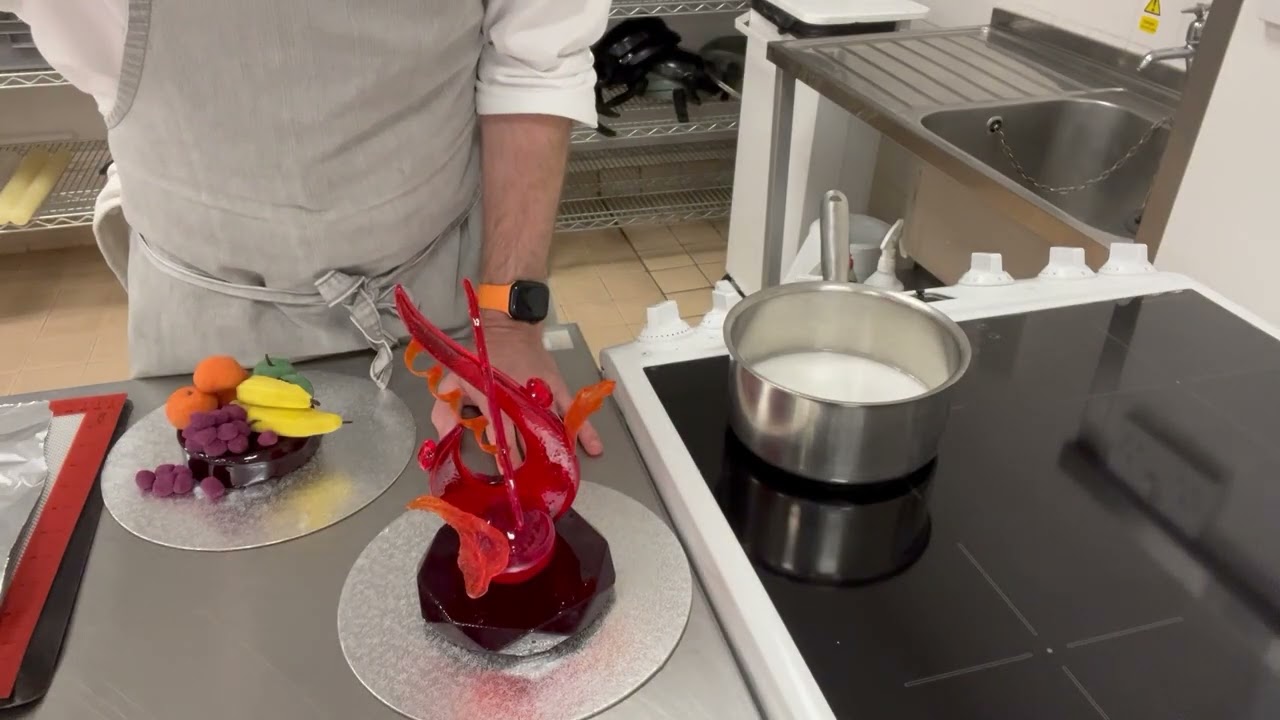 Poured Sugar Base – Sugar Work Technique