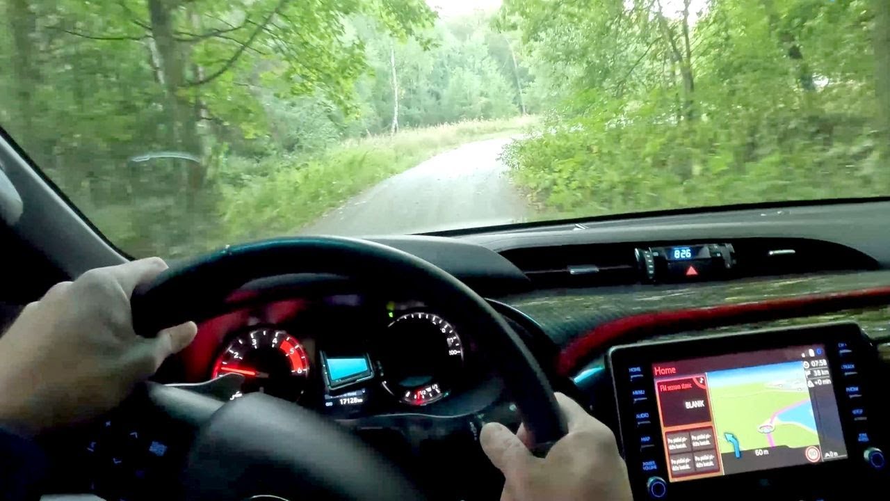 Úžasný kolos Toyota Hilux GR: Super volba pro do náročného terénu, která na silnici budí respekt