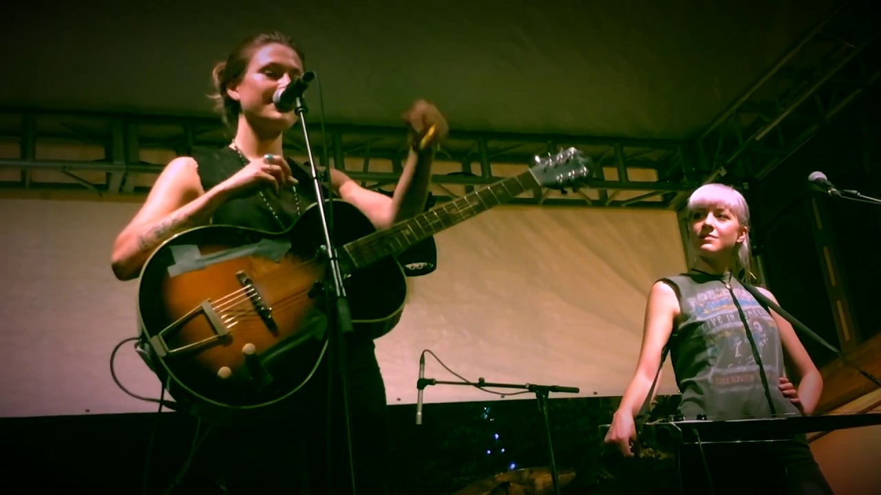 'I hate the Way You...'  Larkin Poe (live) @ The 2017 Ladybug Festival