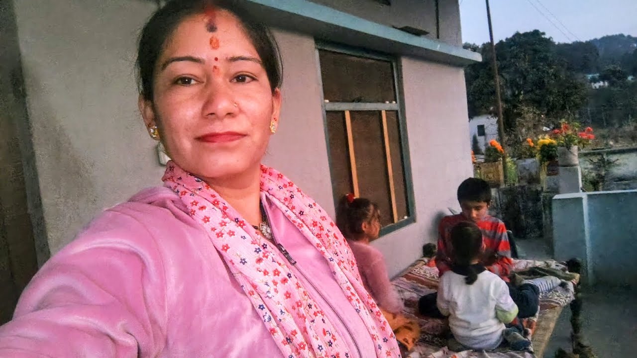 Finally हम भी पहुंच गए गांव 🥰 happy holi