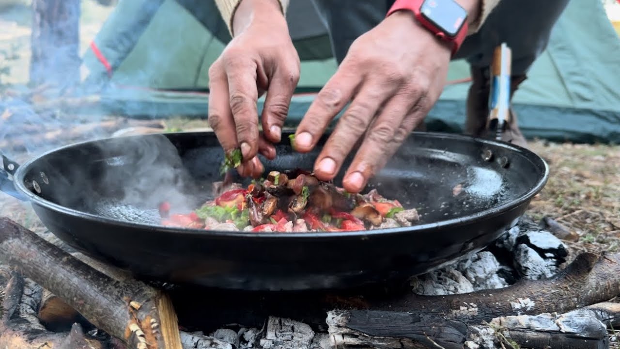 Orman da Tek Başına Kamp Ateşinde Yemek | Turkish Outdoor Cooking