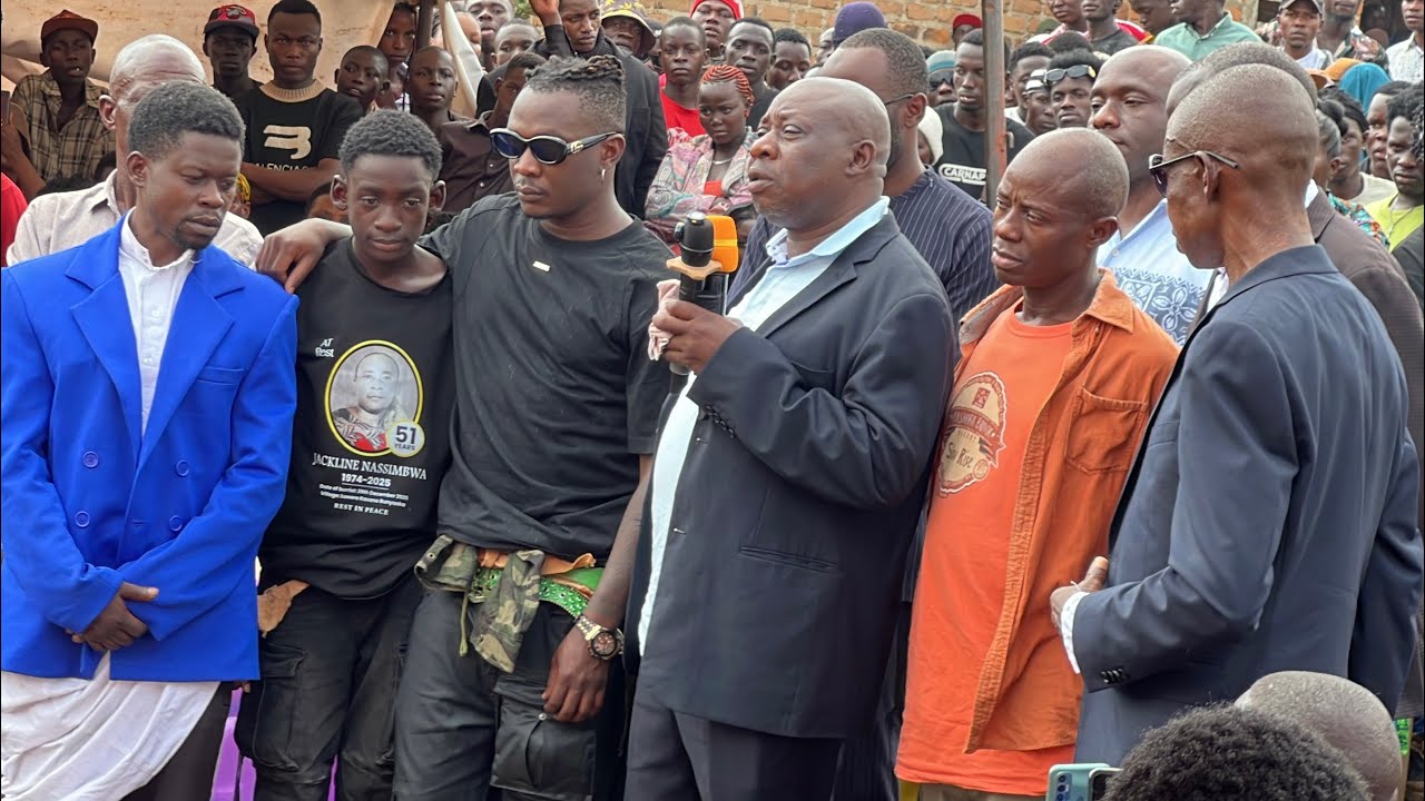 Taata wa Fïk Fameica ne Step Daddy we, begudeko mukuziika Maama wa Fïk Fameica e Luweero 