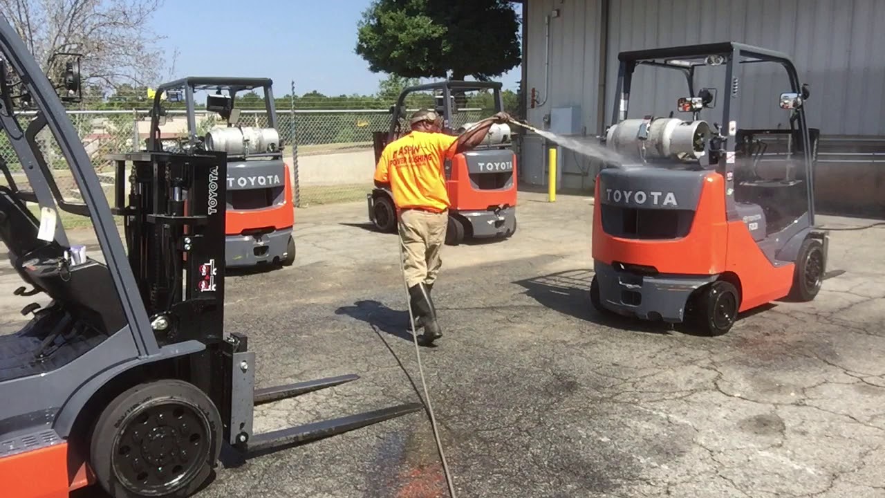 Pressure Washing Forklifts
