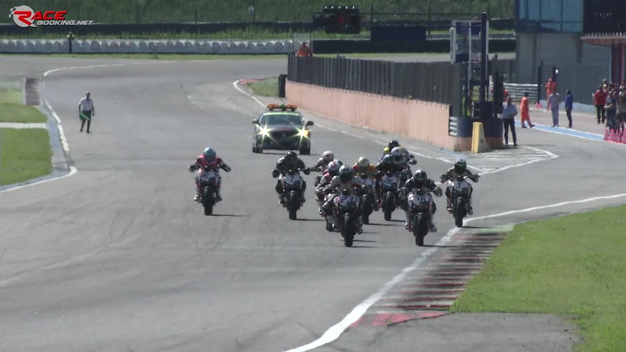 KTM Duke 200 Trophy 2014 - Round 1, Franciacorta gara completa (duketrophy) 3-4 Maggio