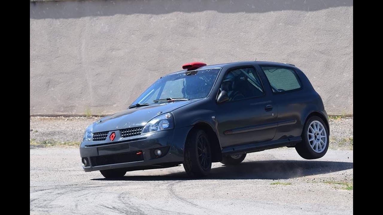CLIO 2 RS RALLYE GRN N3 TEST DAY