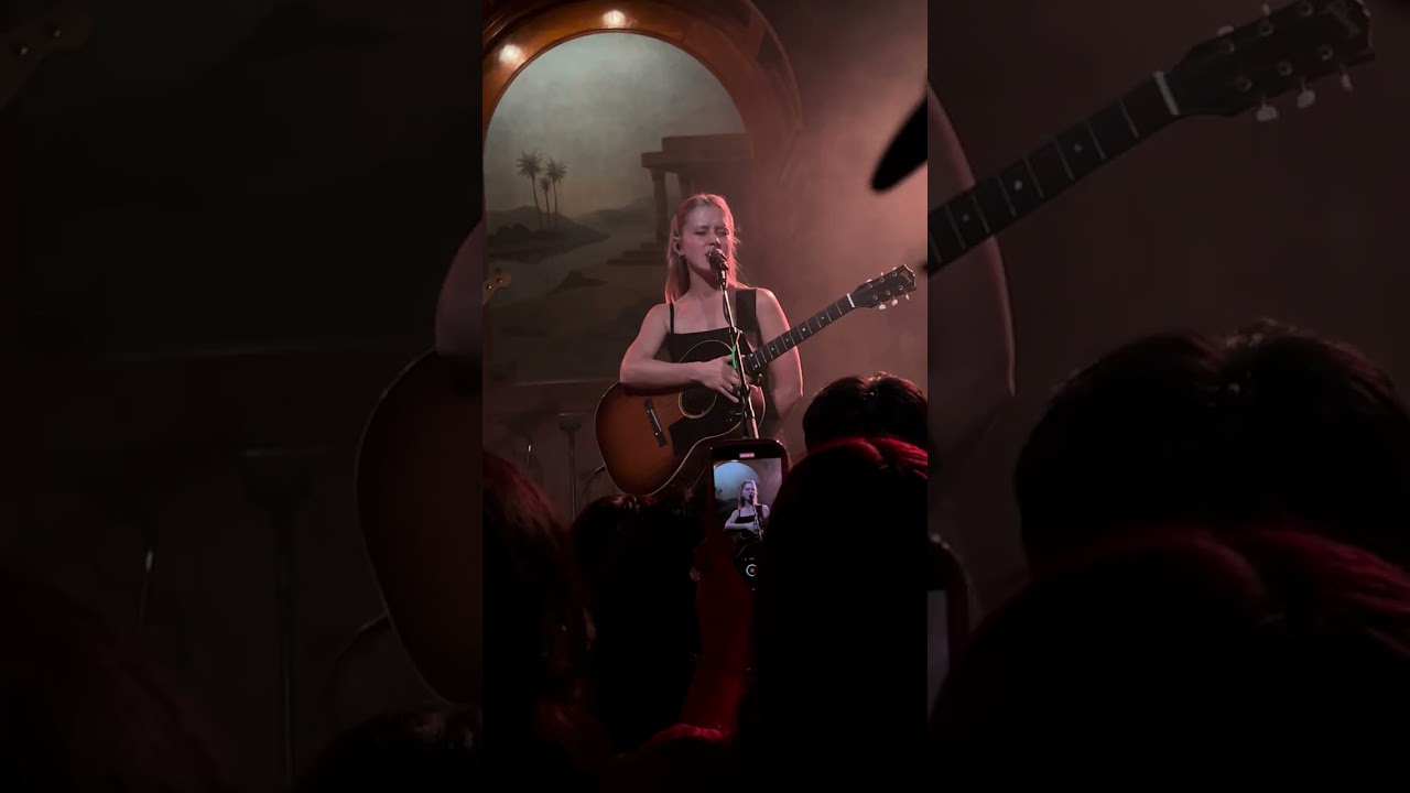 Dusk - Alice Phoebe Lou (Lodge Room LA)