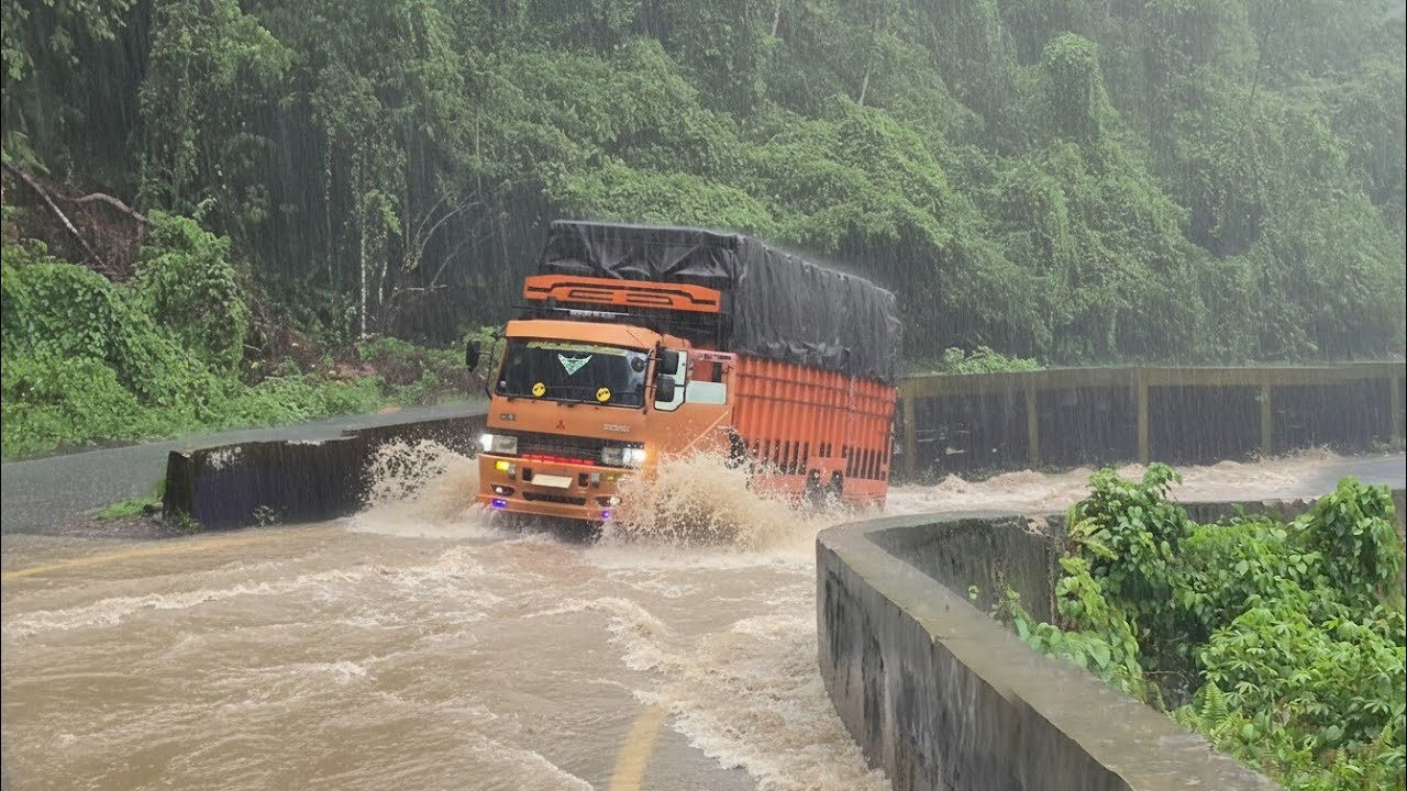 TANJAKAN KEDABUHEN DI GUYUR HUJAN DERAS DAN BERKABUT, TRUK BANYAK GAGAL NANJAK