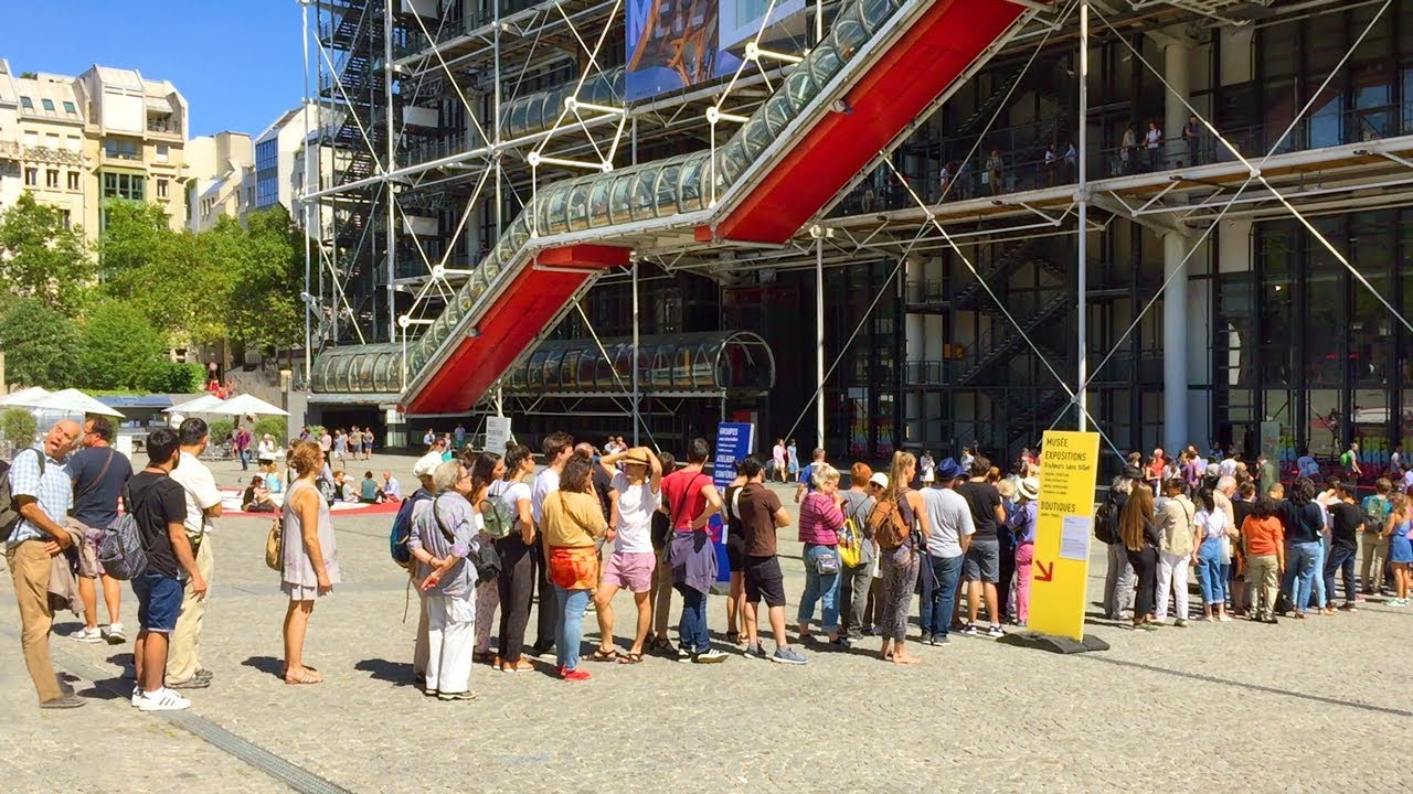 PARIS WALK | Pompidou Centre in Beaubourg | France