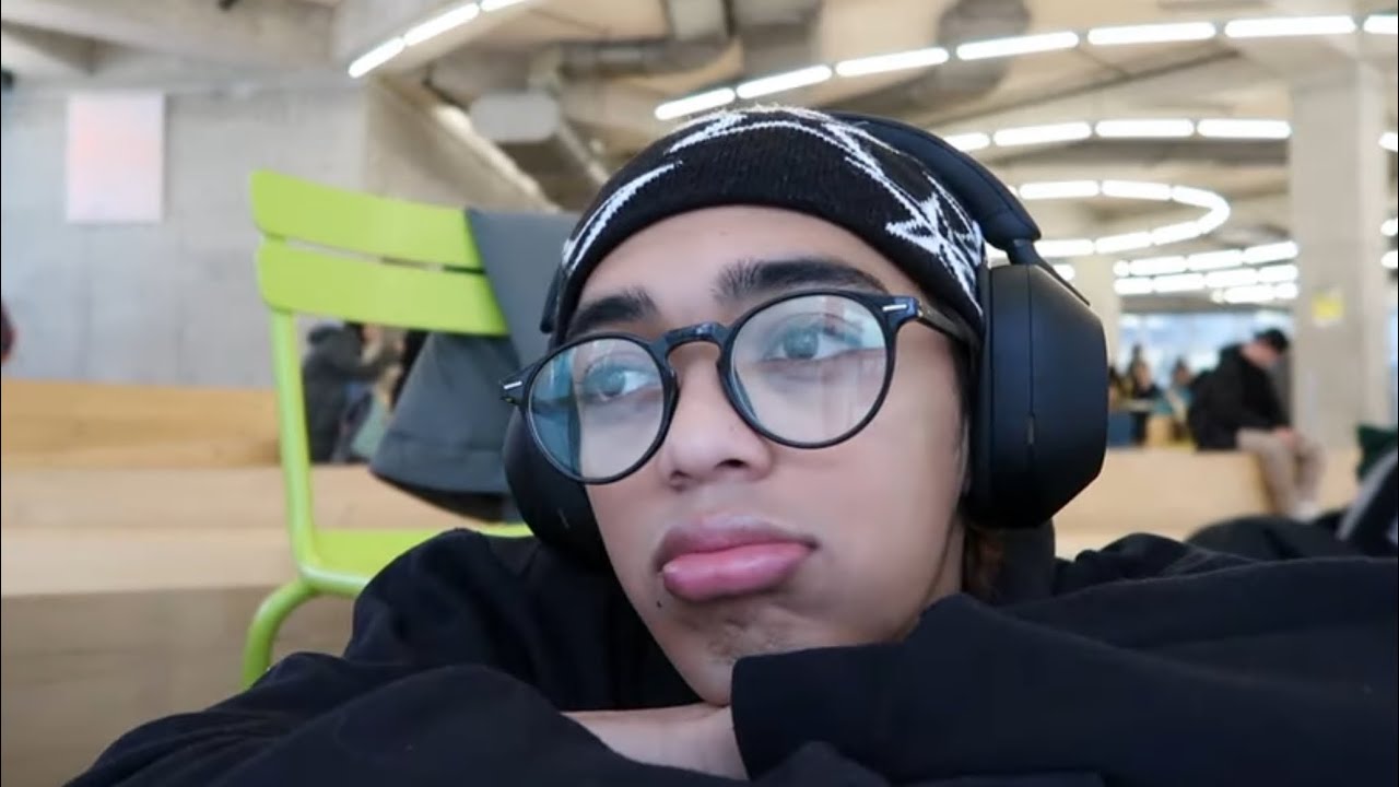 DAY IN THE LIFE OF A FIRST YEAR UNIVERSITY STUDENT