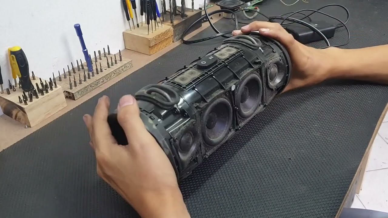 Reparación JBL EXTREME. No enciende pero si carga!