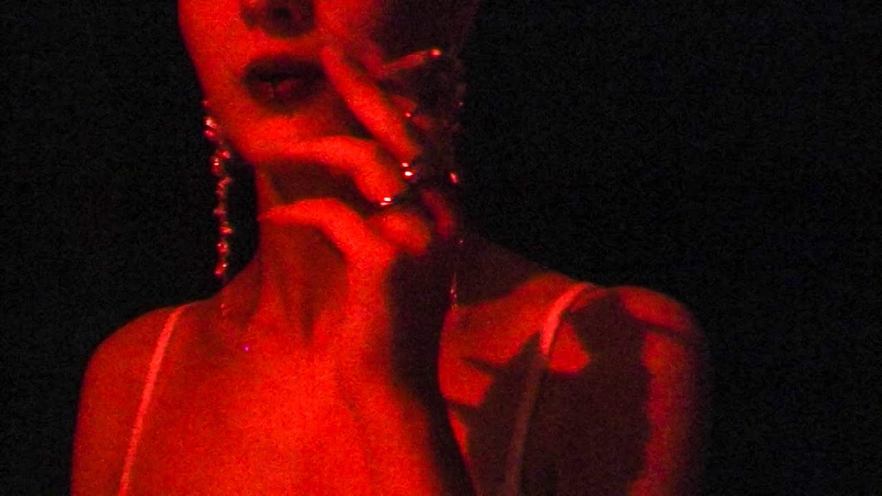 VEIVERIS - Nėra Vietos