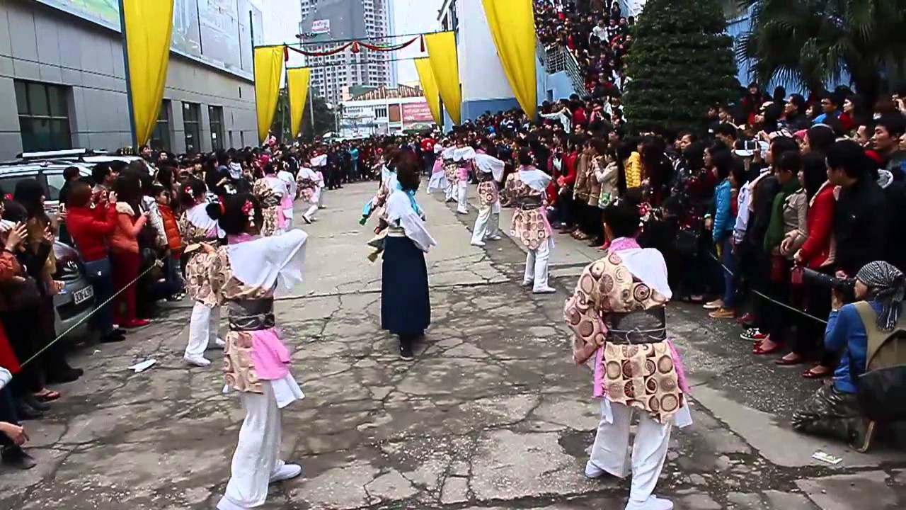 [Sakura Matsuri 2014] UlisYo - diễu h&agrave;nh - Niwakaya 2011