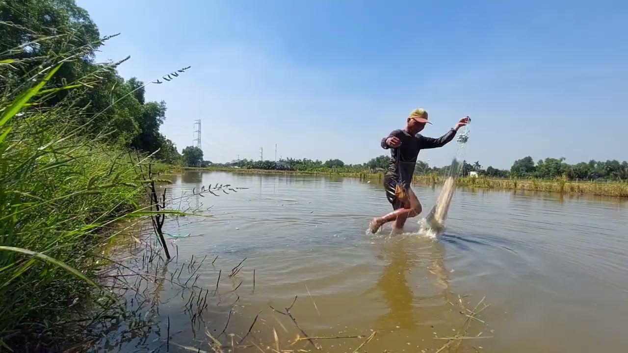 Ba lúa nhà quê săn bắt