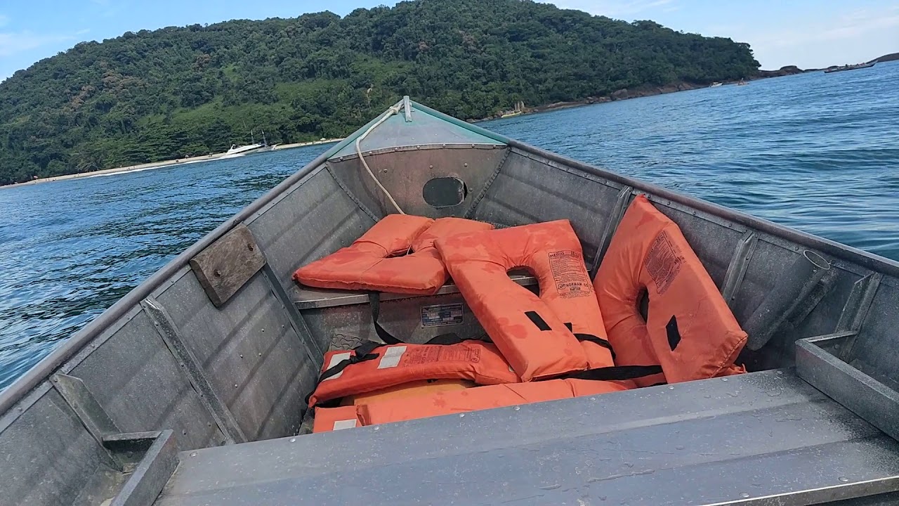 Lancha a Ilha Prumirim